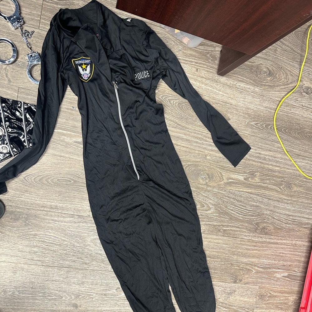 Halloween costume size medium adult 5 pieces included - Picture 5 of 16